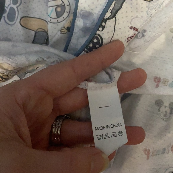 NWOT Kids Disney Mickey Mouse & Pluto Pajama Set - Picture 9 of 16